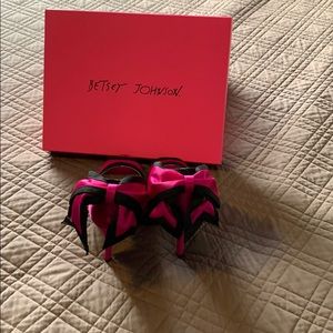 Brand new Betsy Johnson pumps